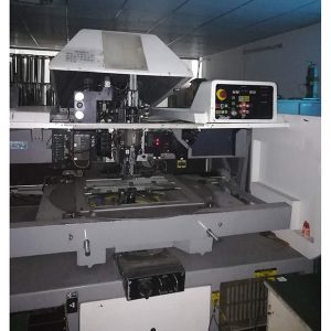 caur caurumu pth, ieskaitot DIP ievietošanu un lodēšanu